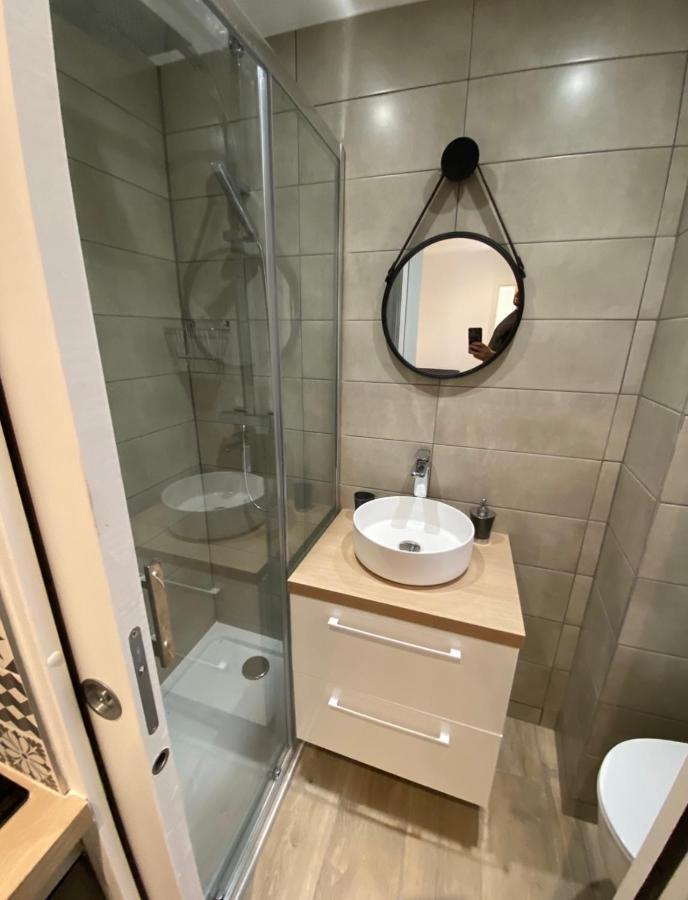 Le Coeur Du Port De Golfe Juan - Parking - Clim - Wifi Apartment Vallauris Ngoại thất bức ảnh